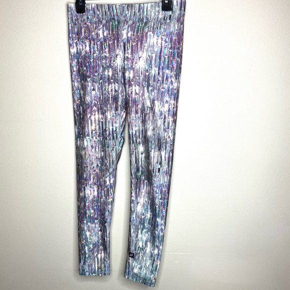 Therez Holographic Leggings - Picture 5 of 5